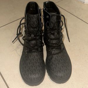 Black Women's Lace-Up Boots